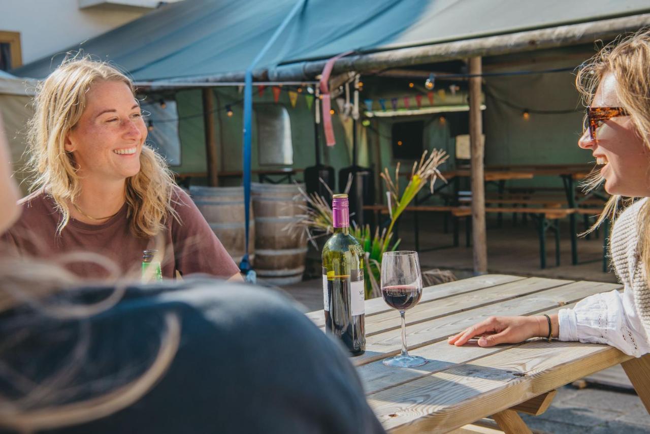 Family & Surfhostel Petten Exteriér fotografie